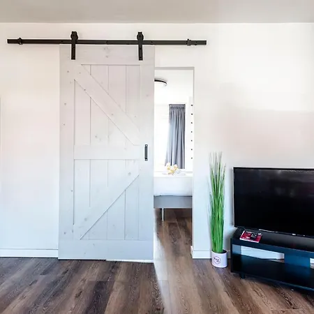 Albatros Aan Zee - *